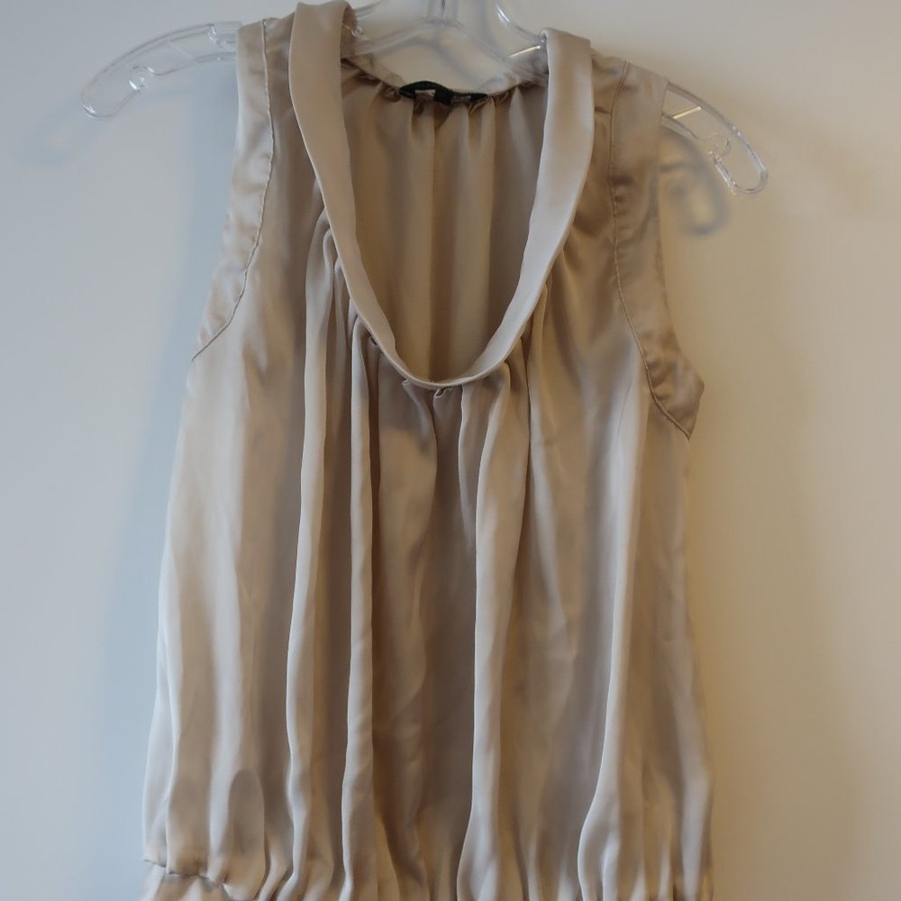 BLAQUE BEIGE SHEEN SLEEVELESS BLOUSE TOP XS *